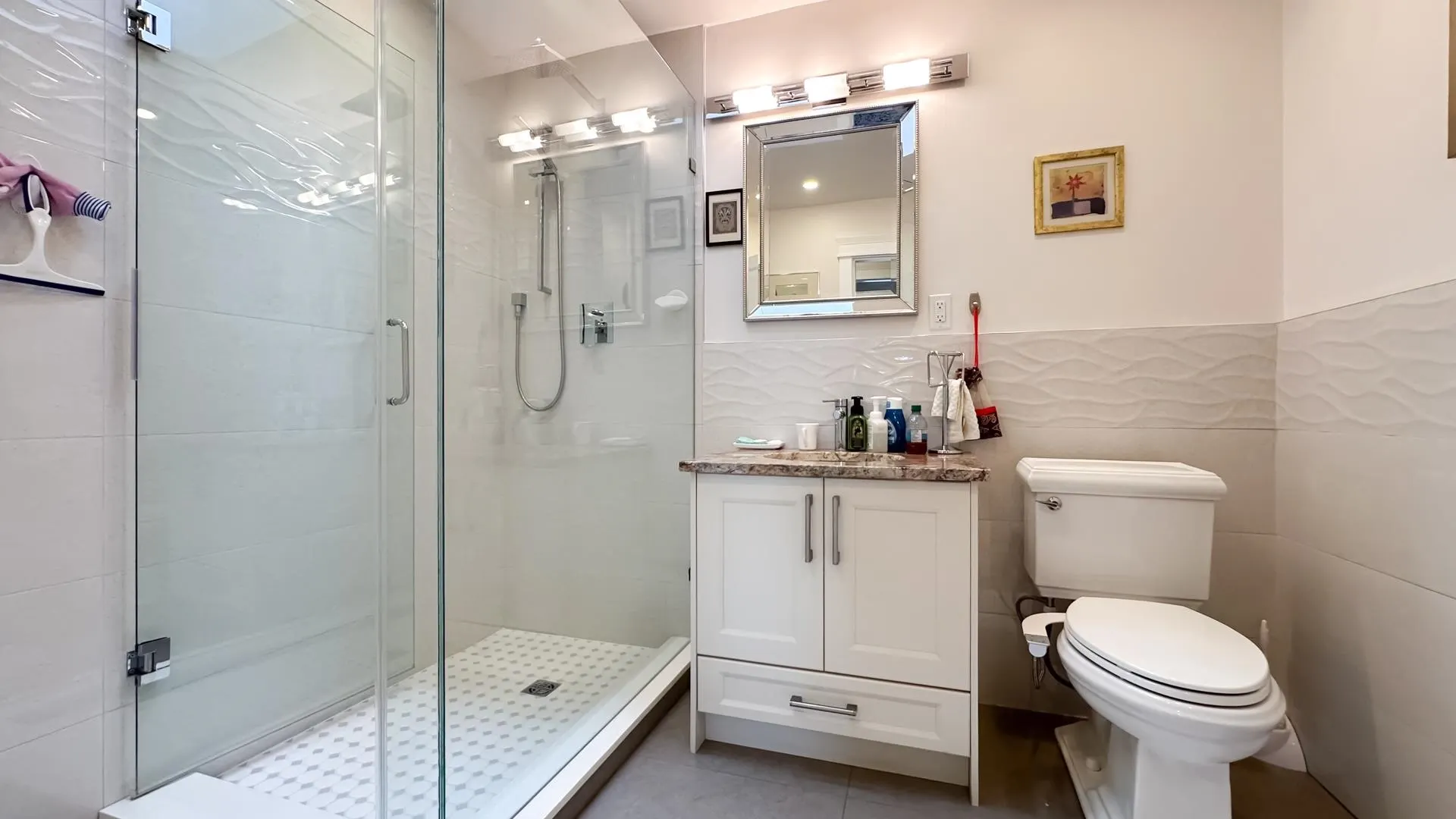 880 W 19th Street