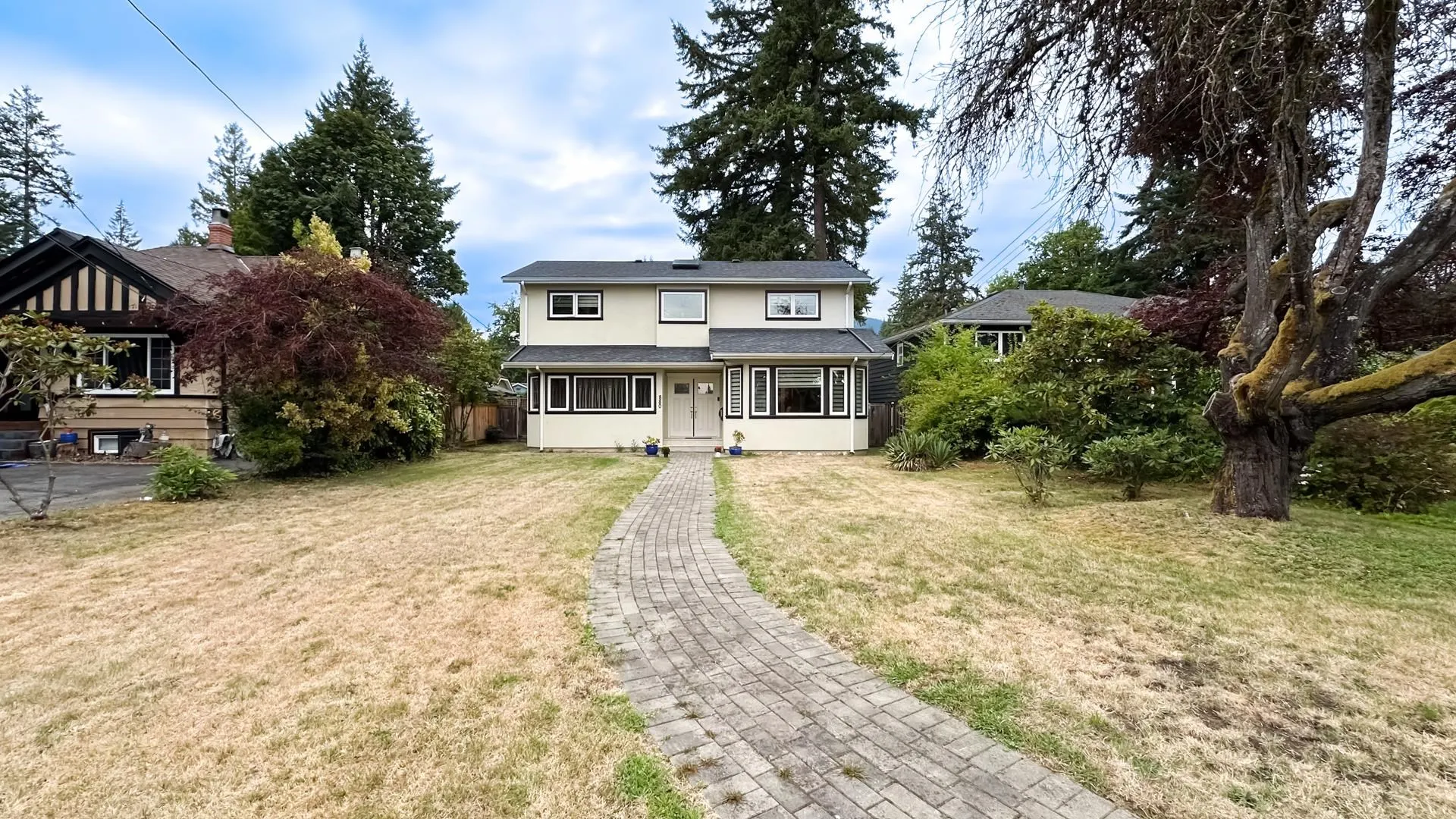 880 W 19th Street