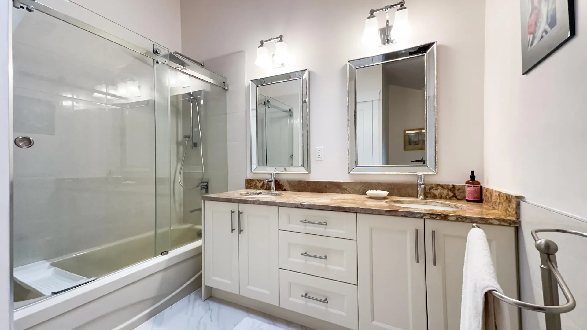 880 W 19th Street