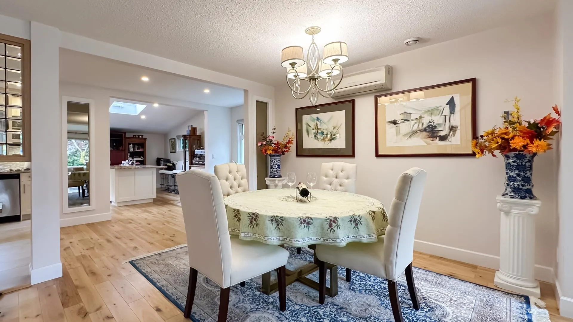 880 W 19th Street