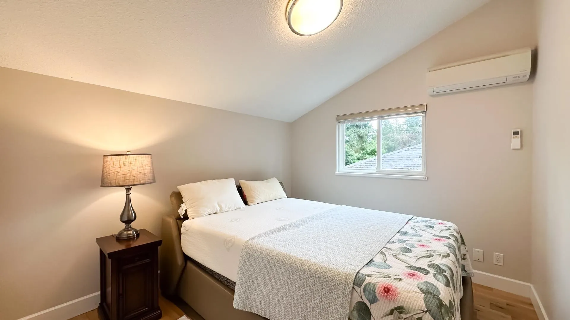 880 W 19th Street
