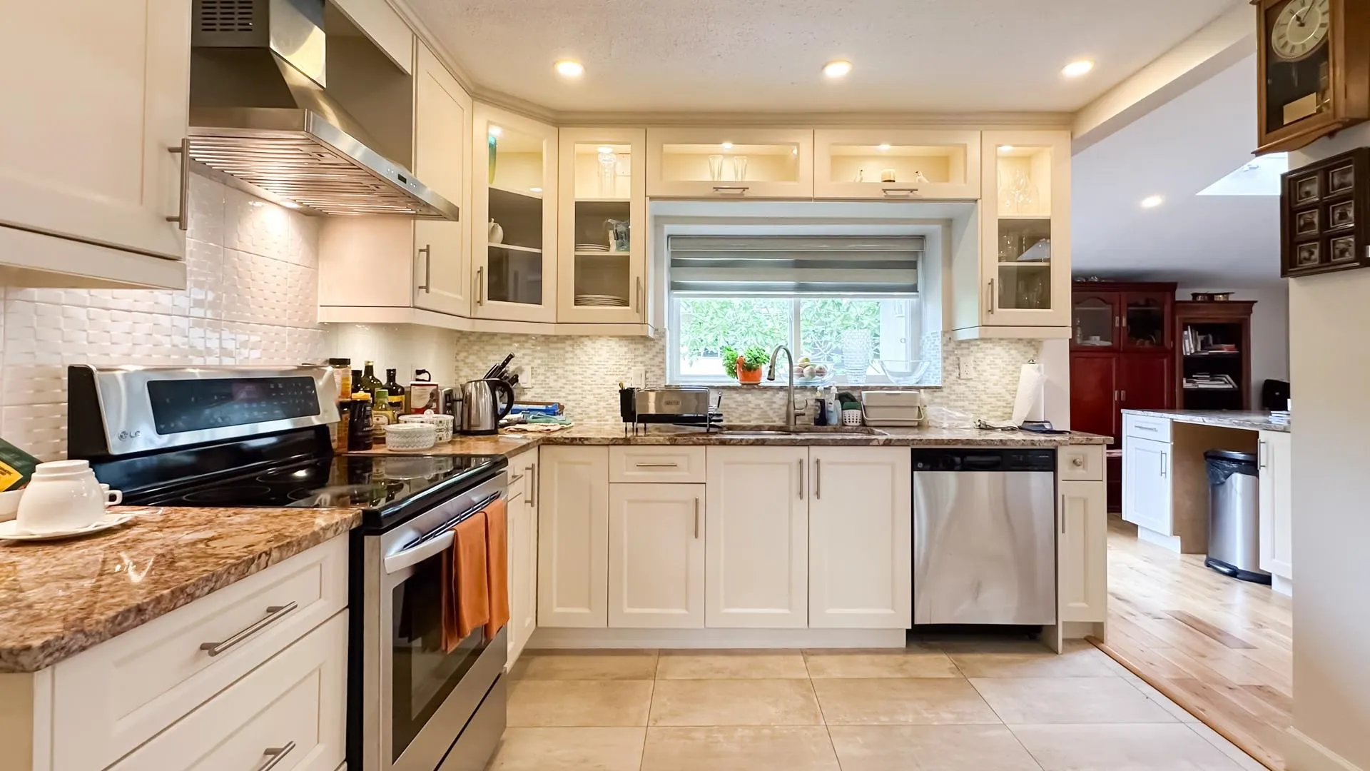 880 W 19th Street