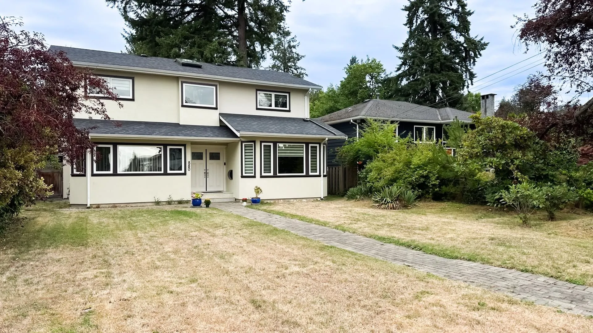 880 W 19th Street