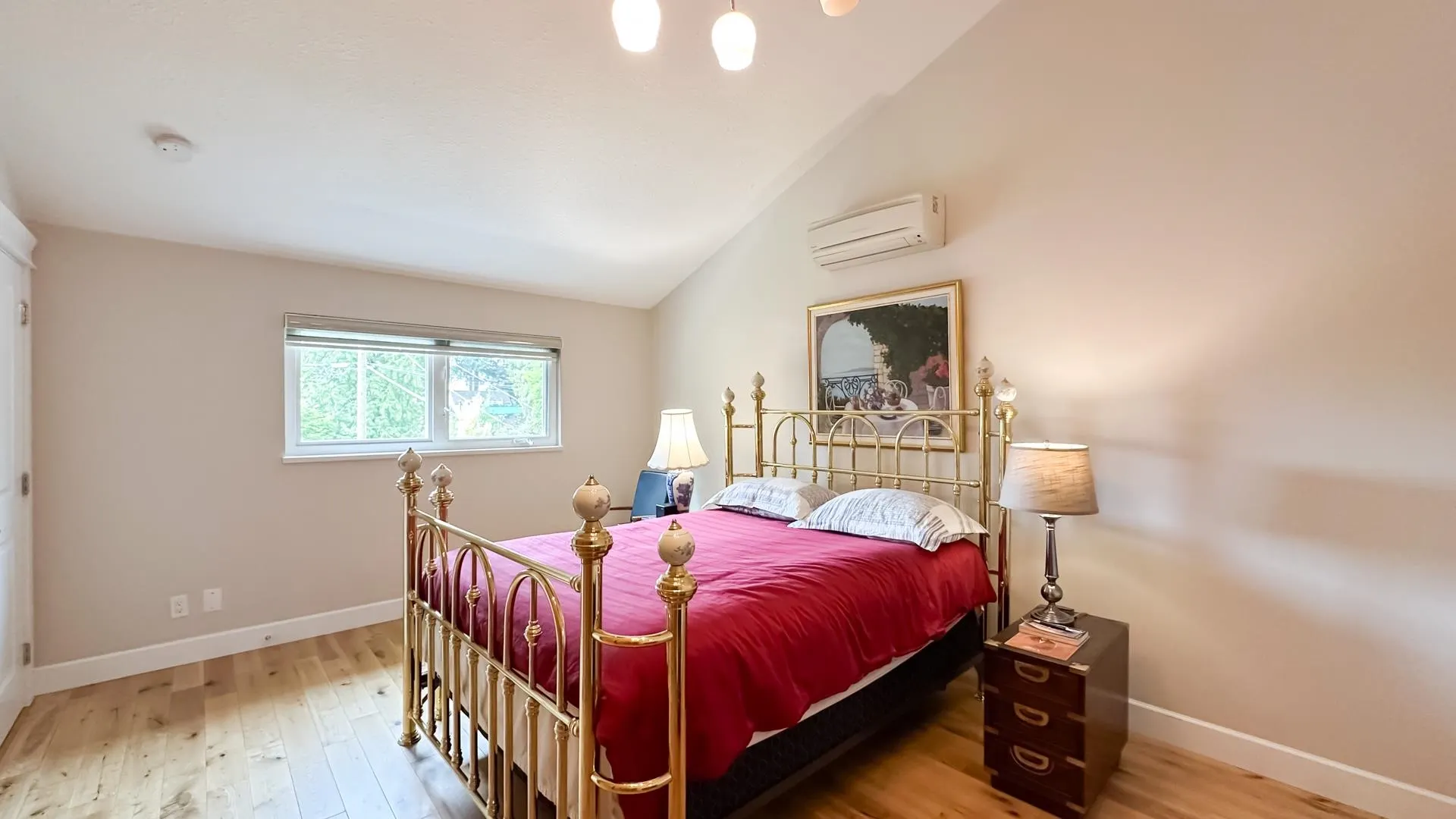 880 W 19th Street