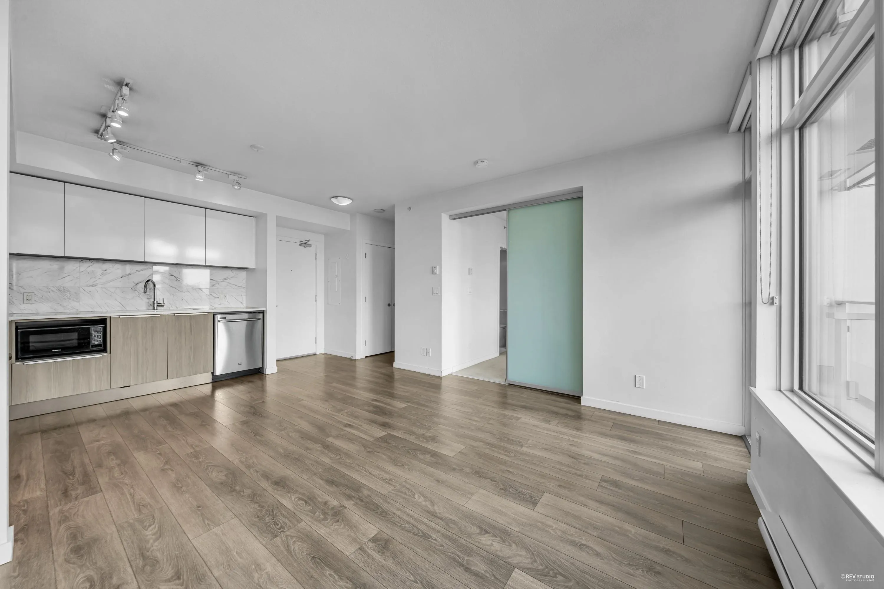 1803 6461 Telford Avenue