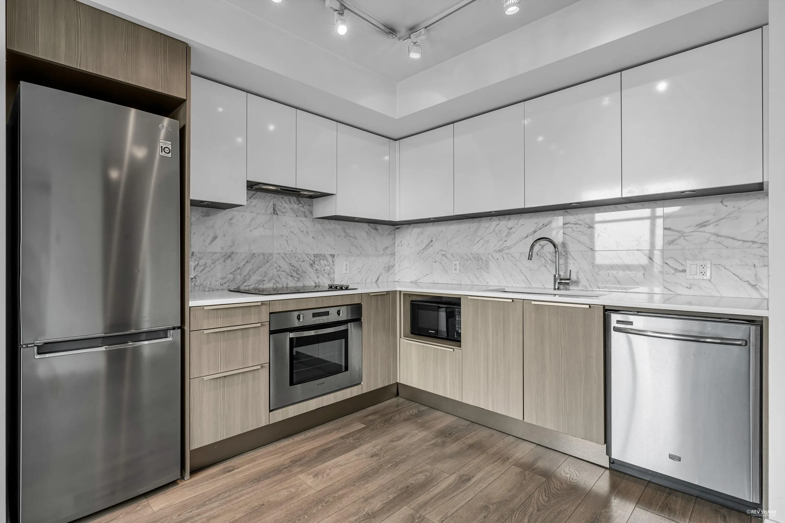 1803 6461 Telford Avenue