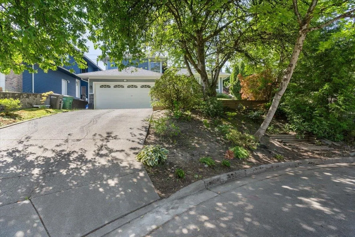 2561 Stoney Creek Place