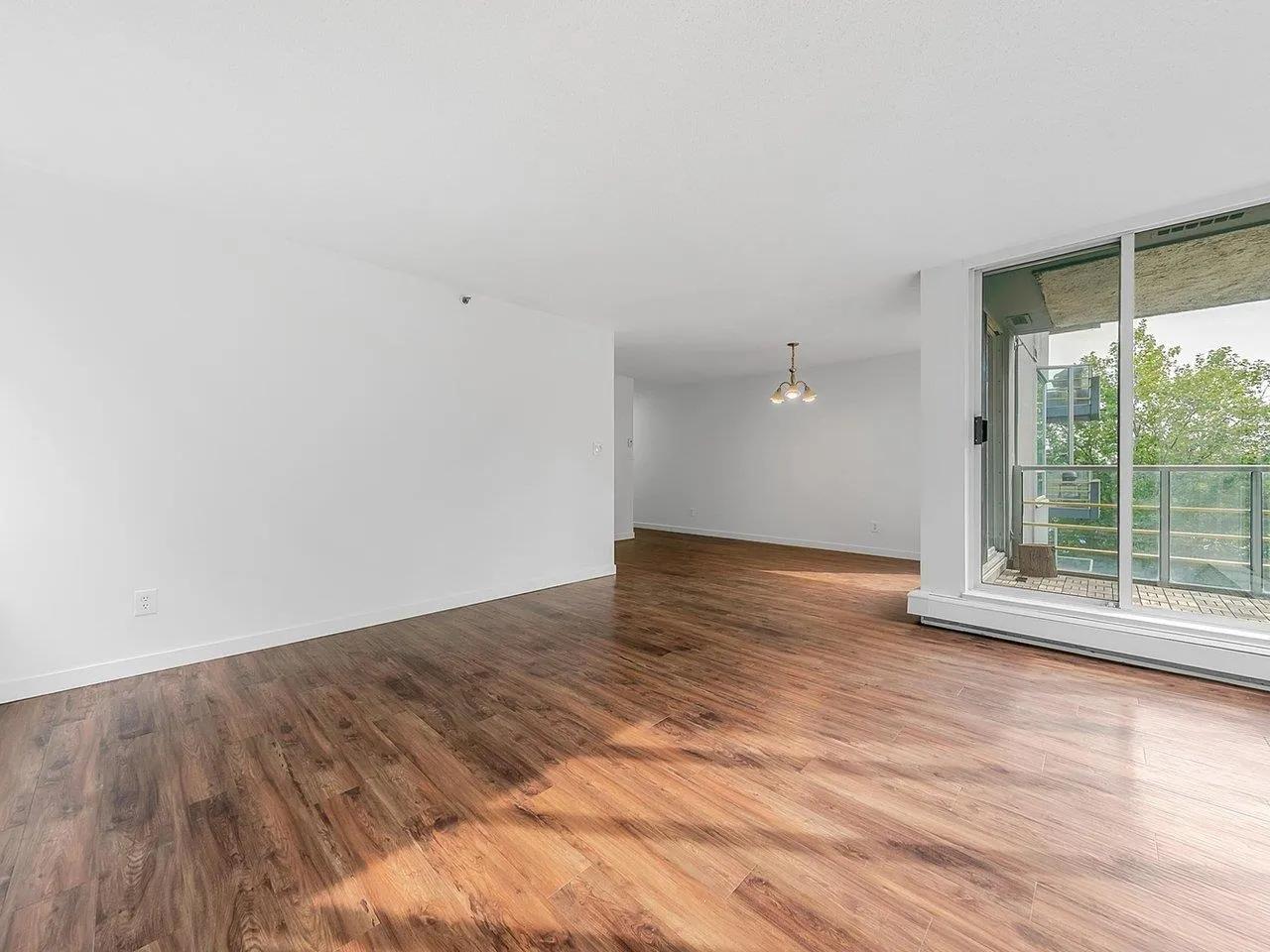 307 3061 E Kent Avenue North