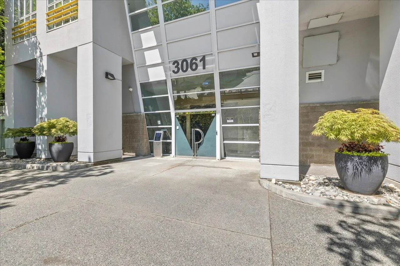 307 3061 E Kent Avenue North