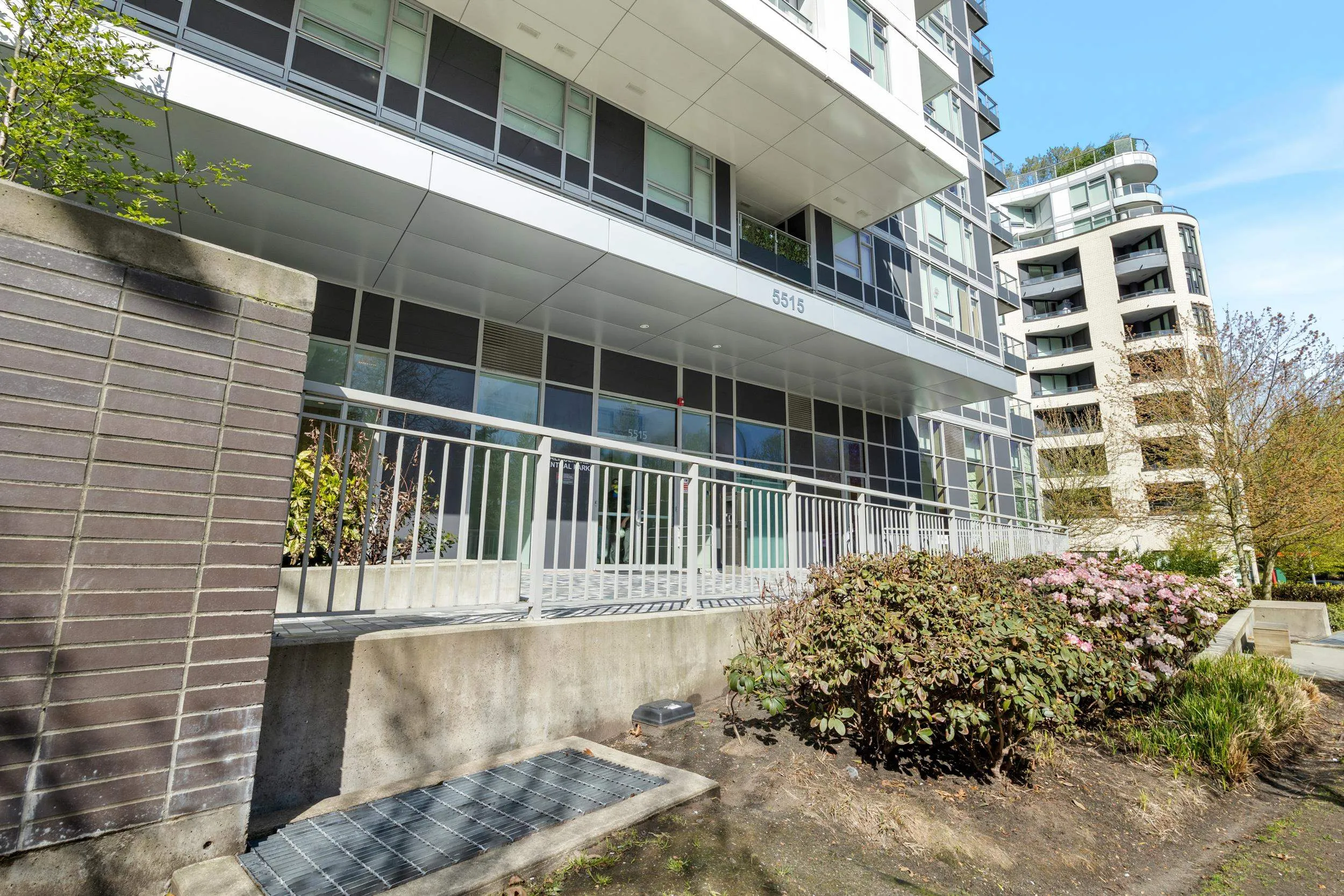 2106 5515 Boundary Road