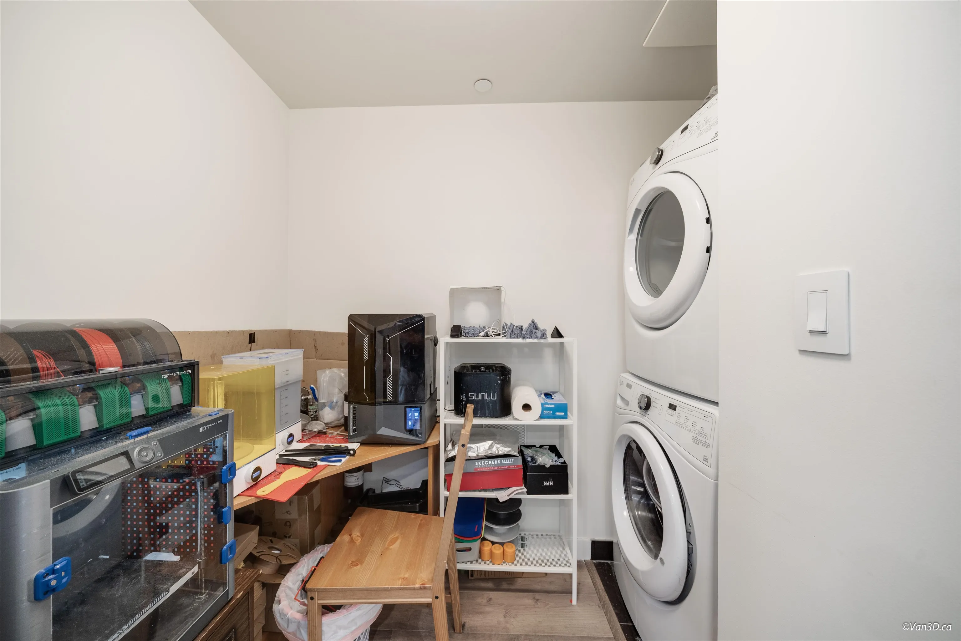 1201 530 Whiting Way