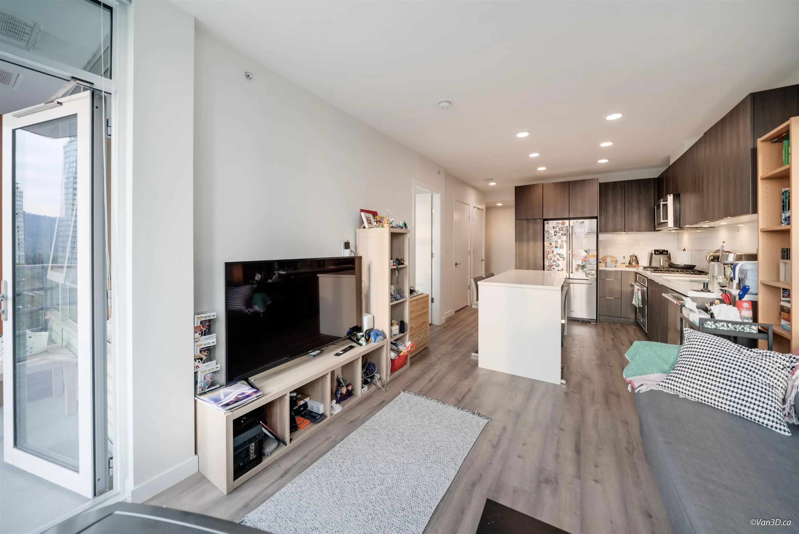 1201 530 Whiting Way