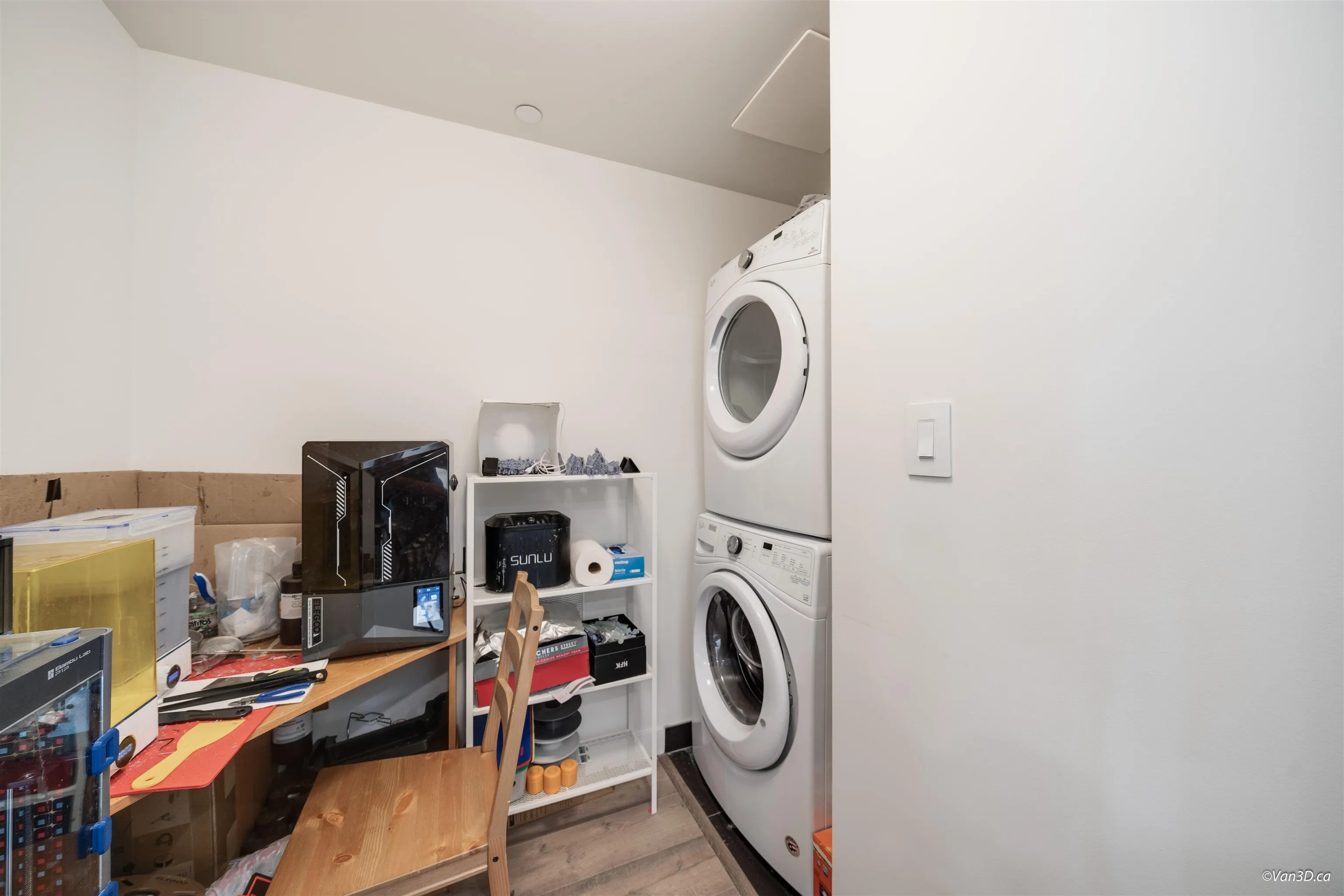 1201 530 Whiting Way