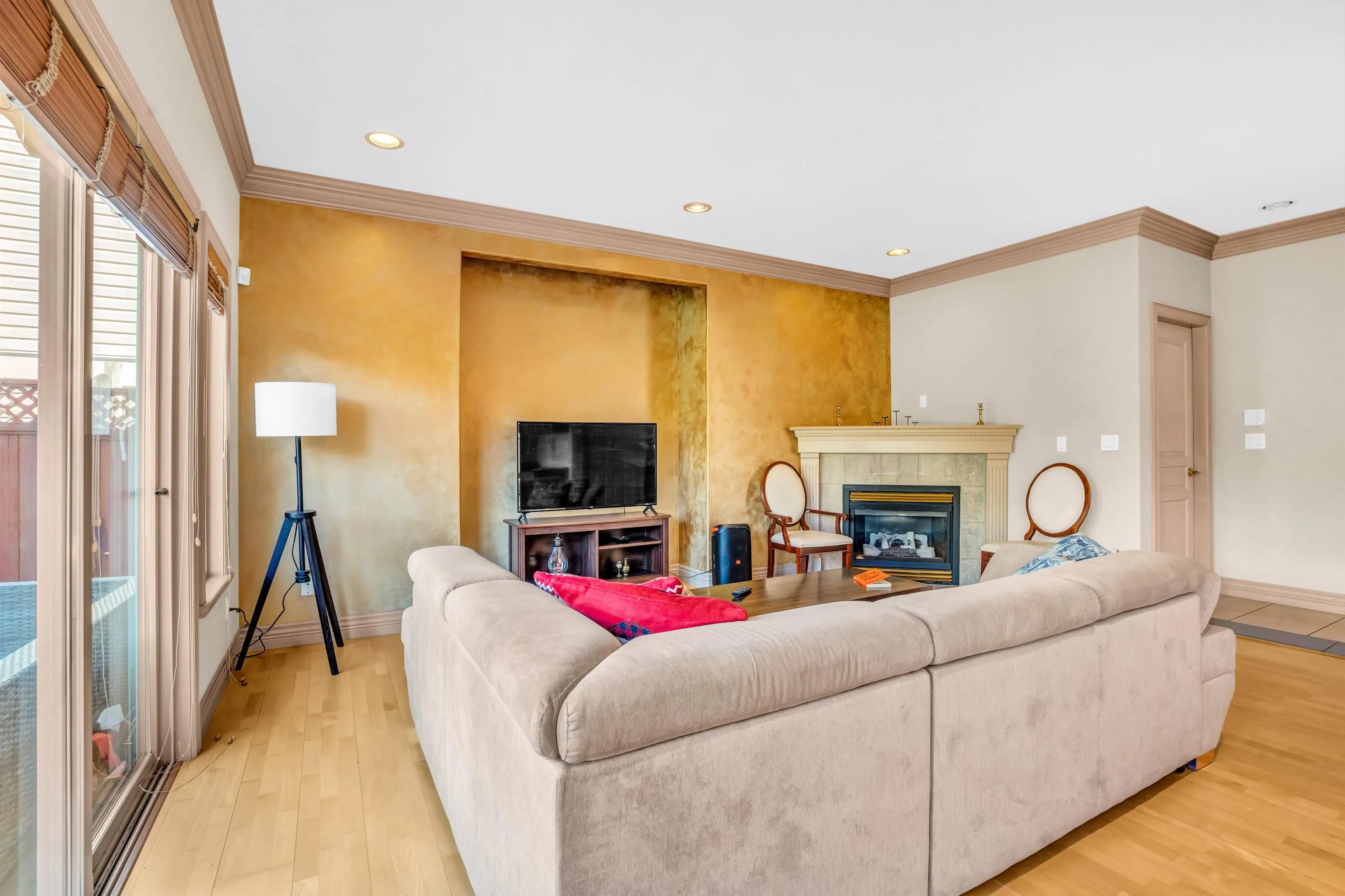 2116 Turnberry Lane