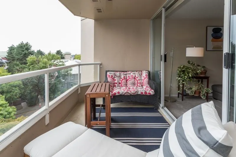 402 1045 Quayside Drive