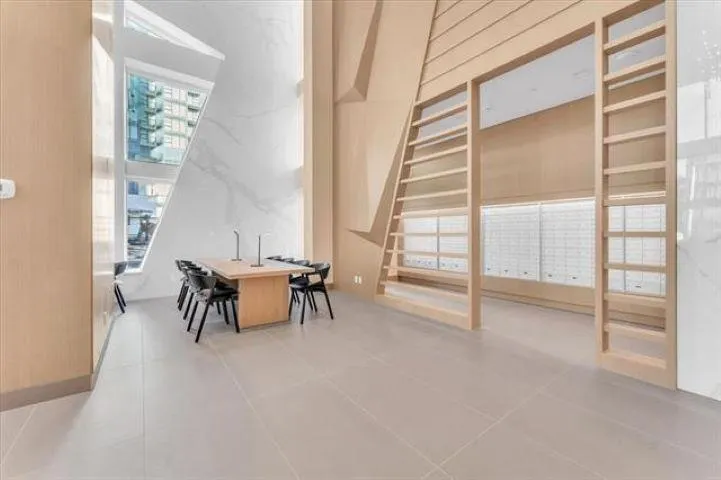4101 680 Quayside Drive