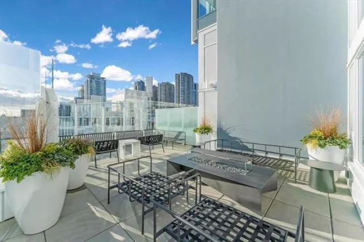 4101 680 Quayside Drive