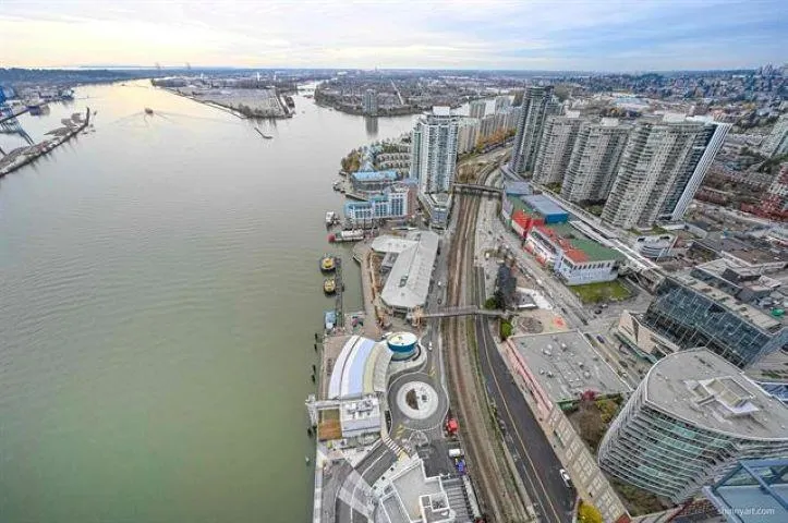 4101 680 Quayside Drive