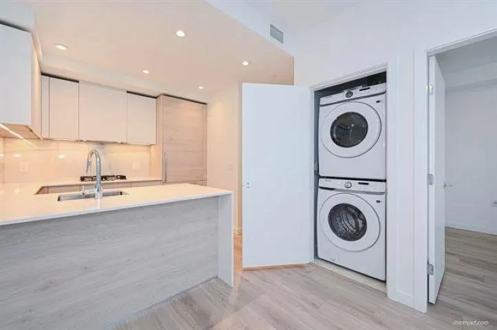 4101 680 Quayside Drive