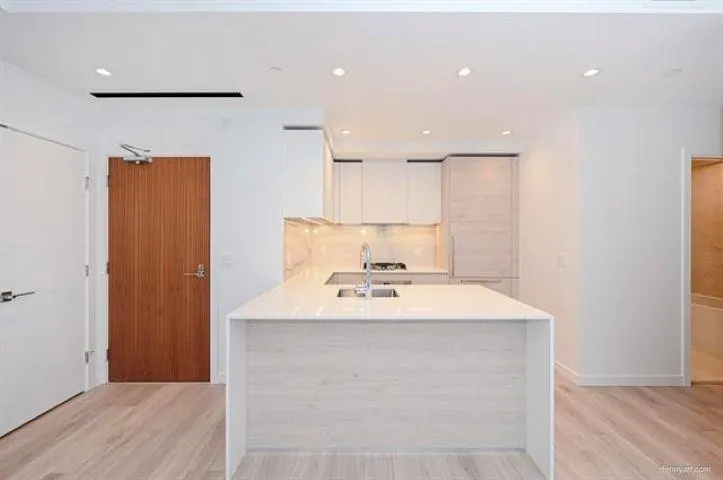 4101 680 Quayside Drive