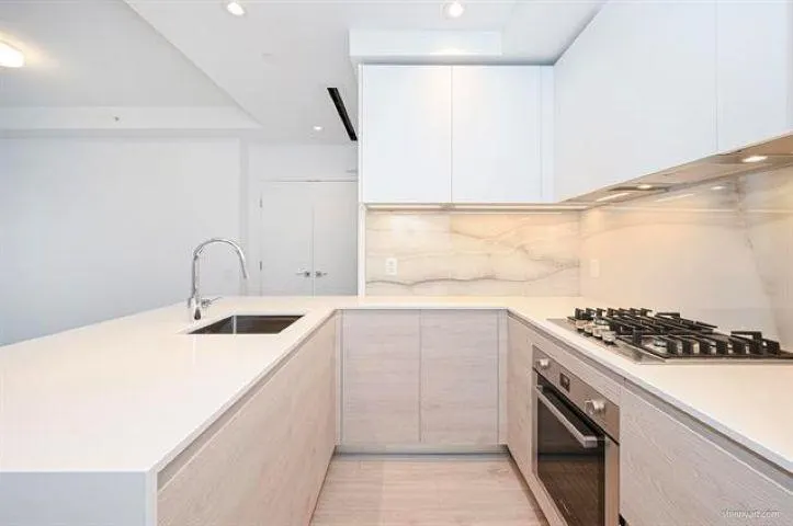 4101 680 Quayside Drive