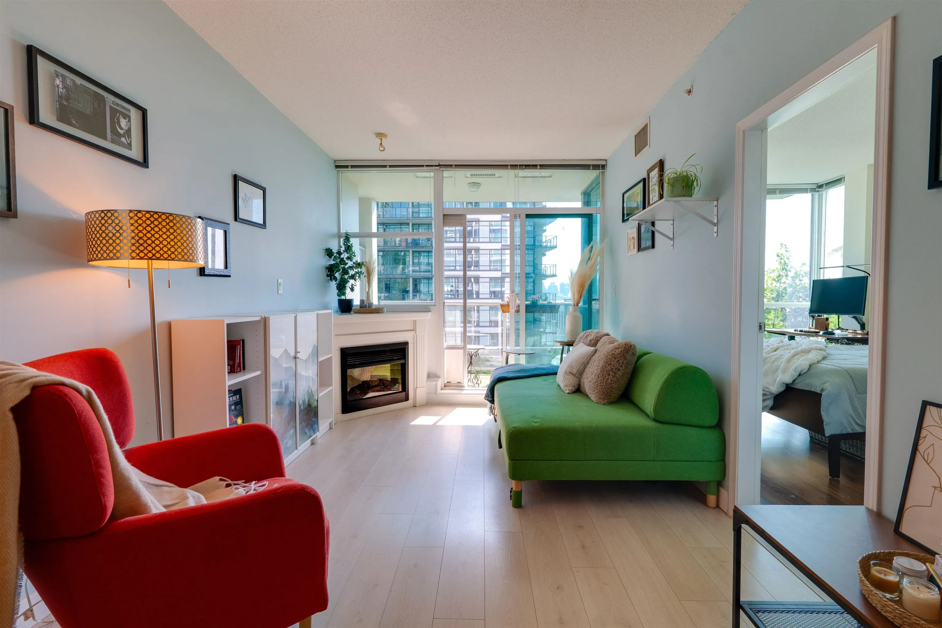 508 168 E Esplanade