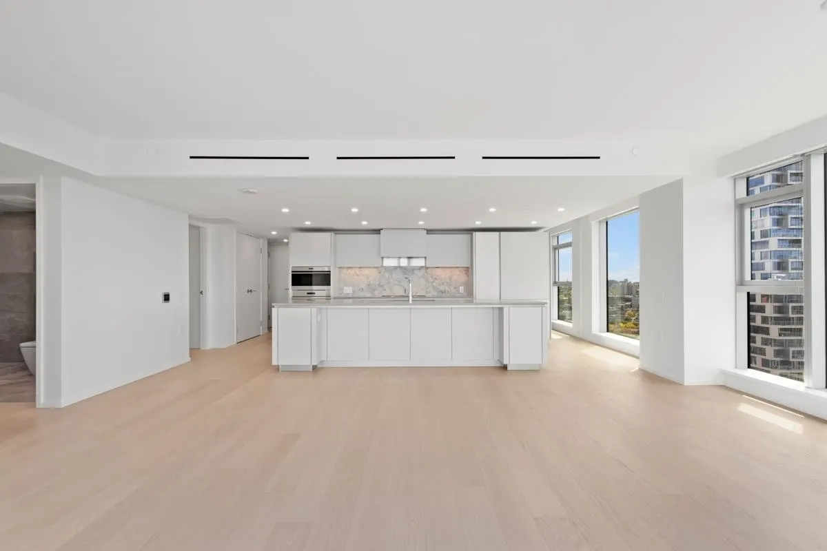 3702 889 Pacific Street