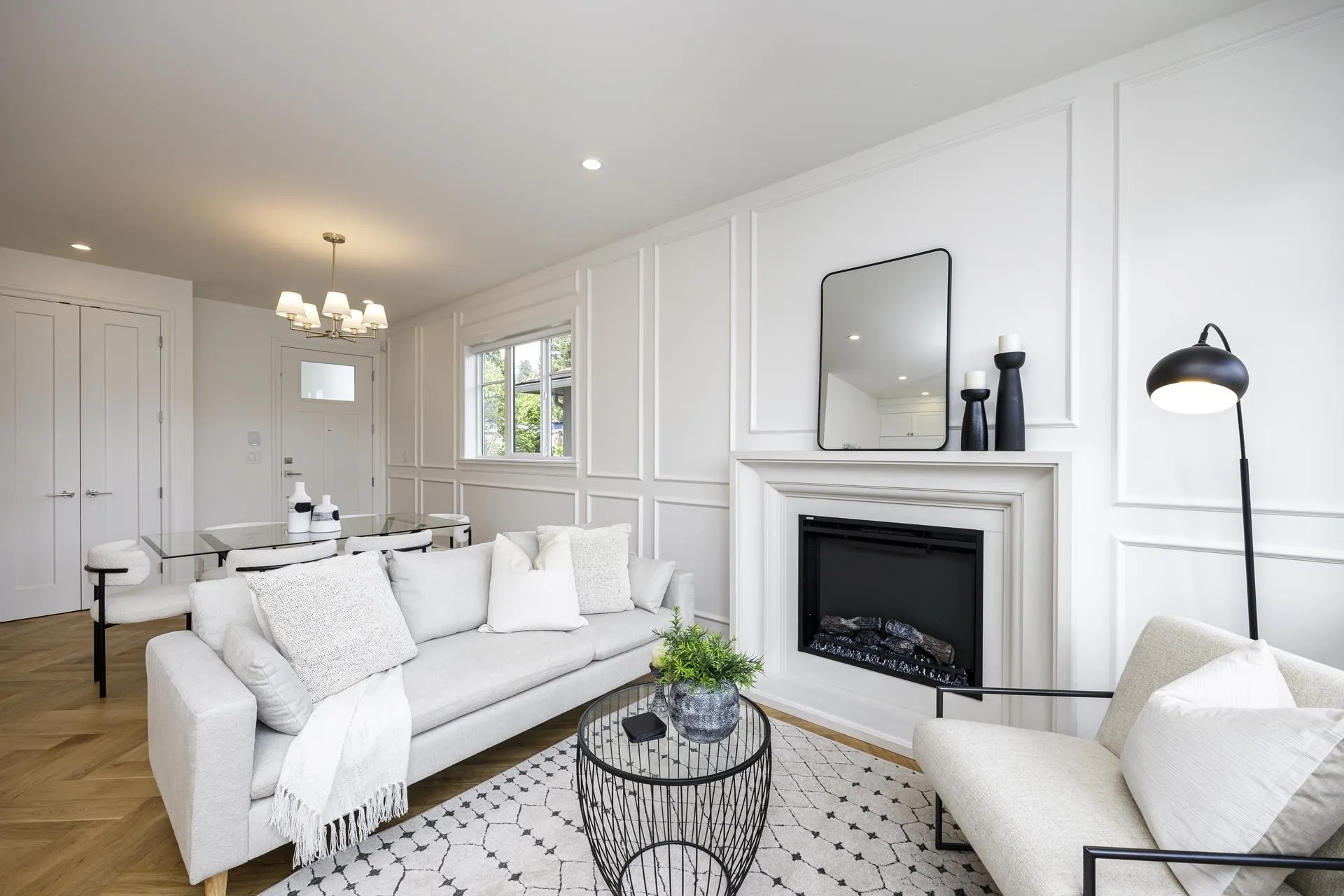 261 E 23rd Street