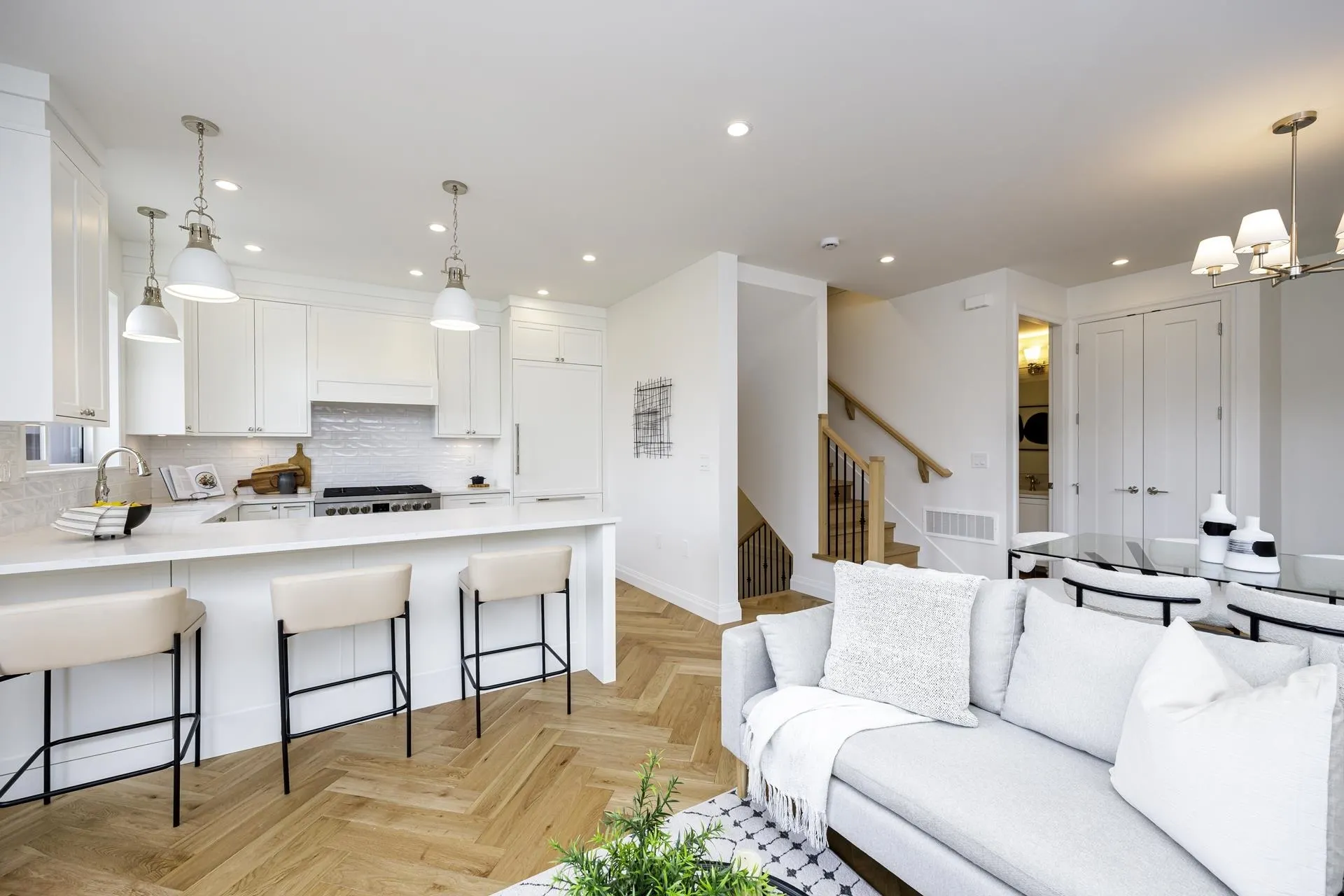 261 E 23rd Street