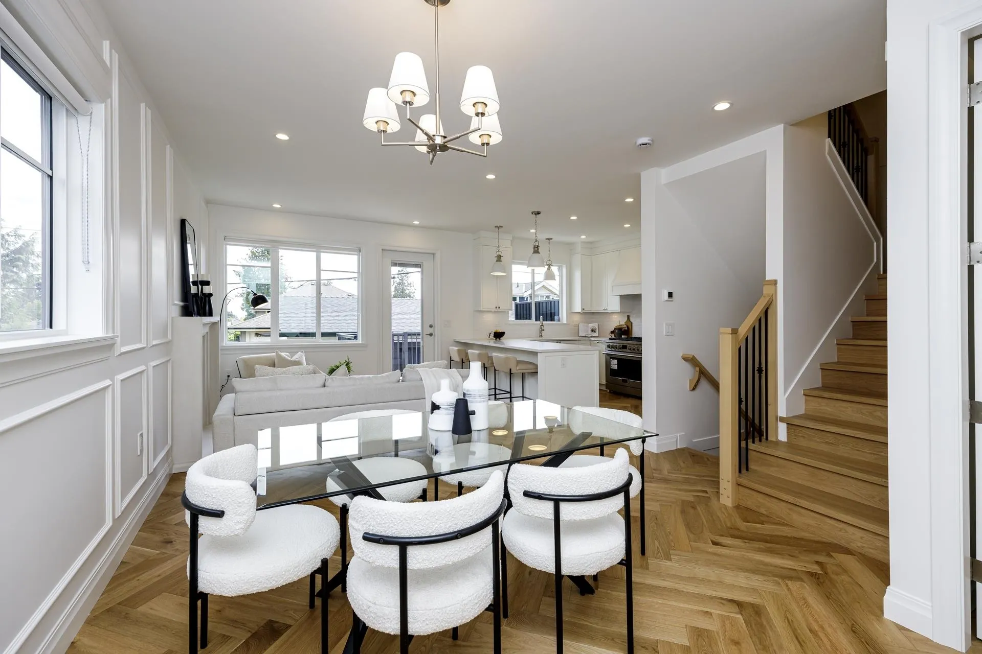 261 E 23rd Street