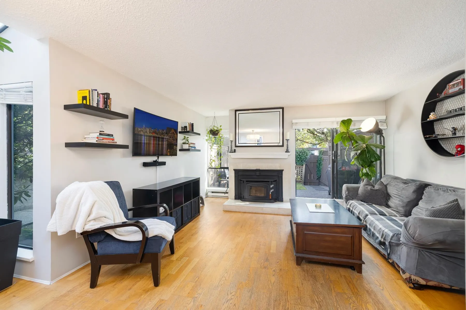 24 230 W 14th Street