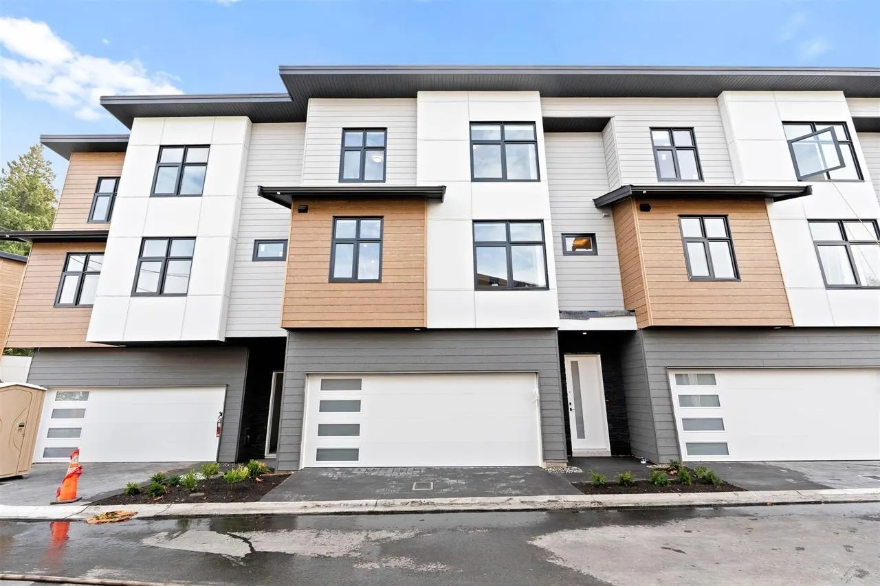2 3075 160 Street