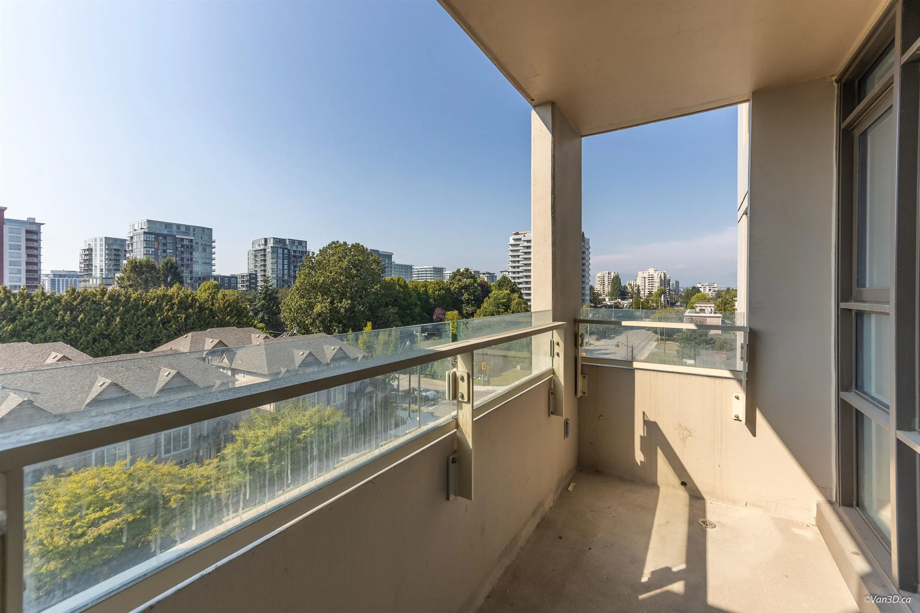 806 6888 Cooney Road