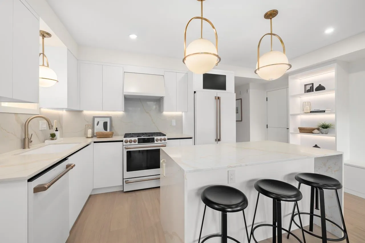 681 W 18th Avenue