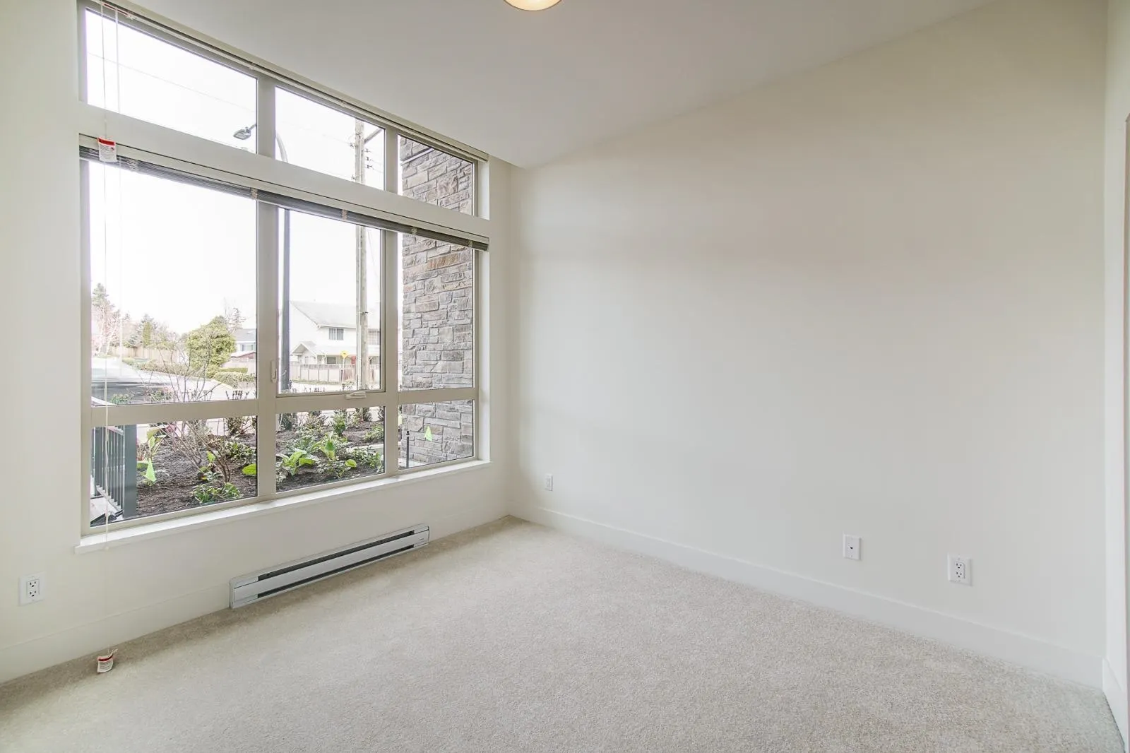 103 14022 North Bluff Road