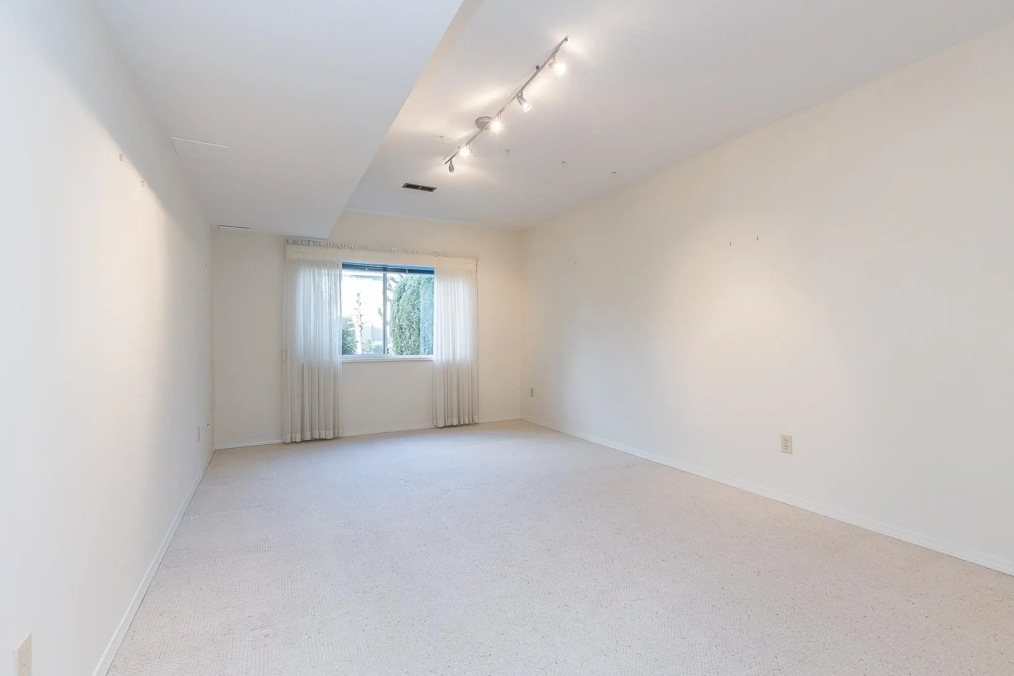 26 33922 King Road