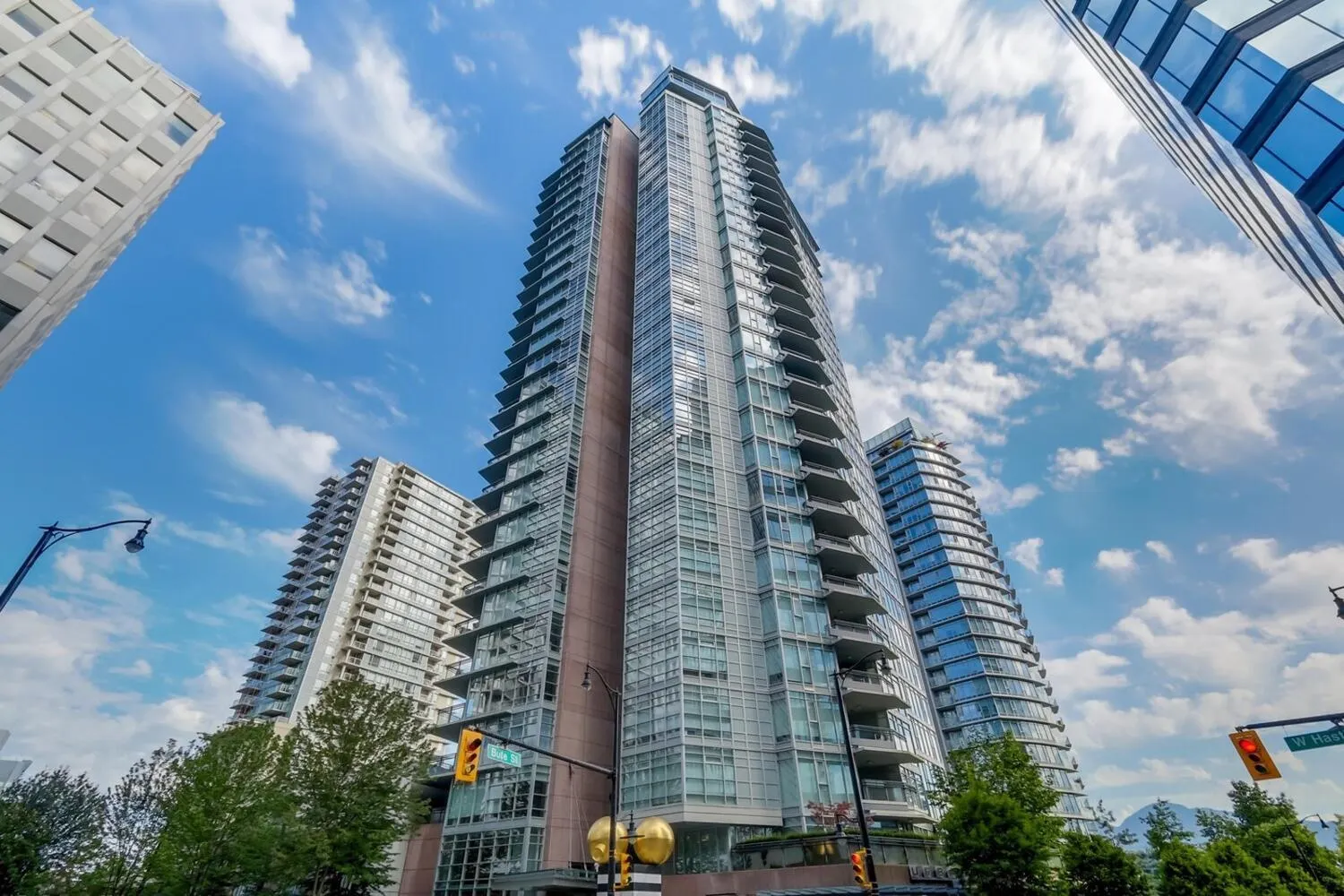 1702 1205 W Hastings Street