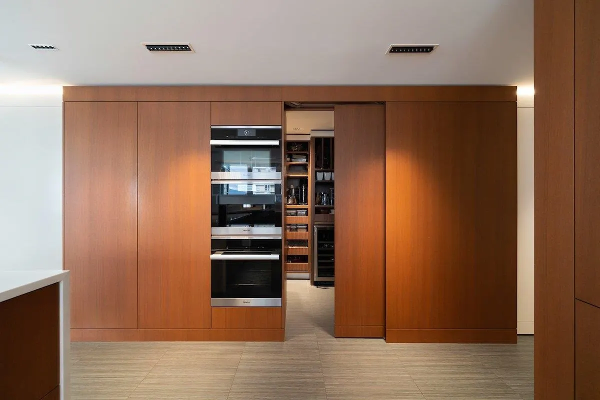 1702 1205 W Hastings Street