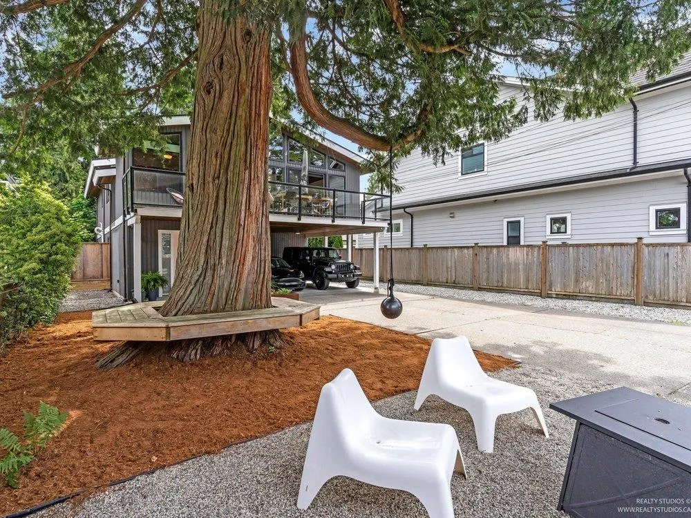 1636 Farrell Crescent