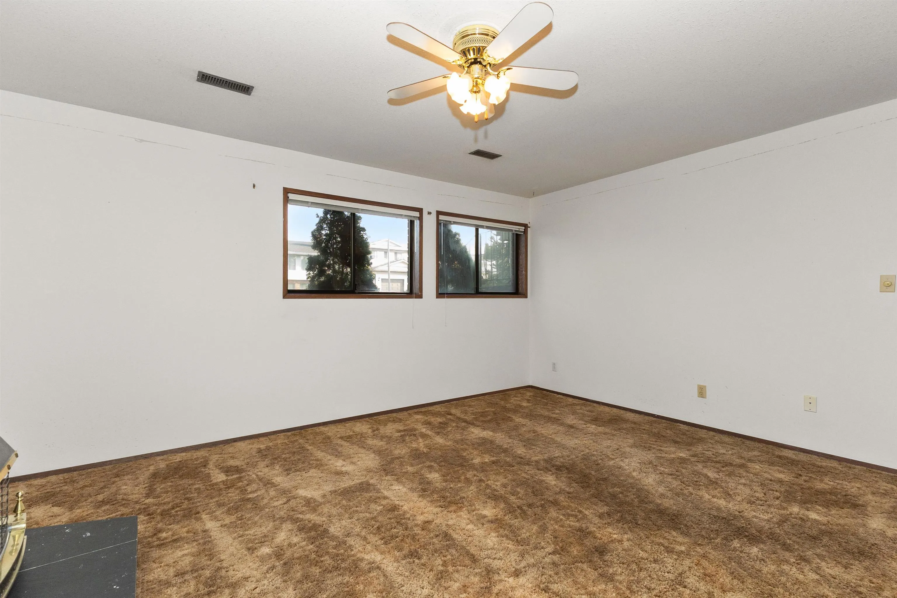3783 Nanaimo Crescent