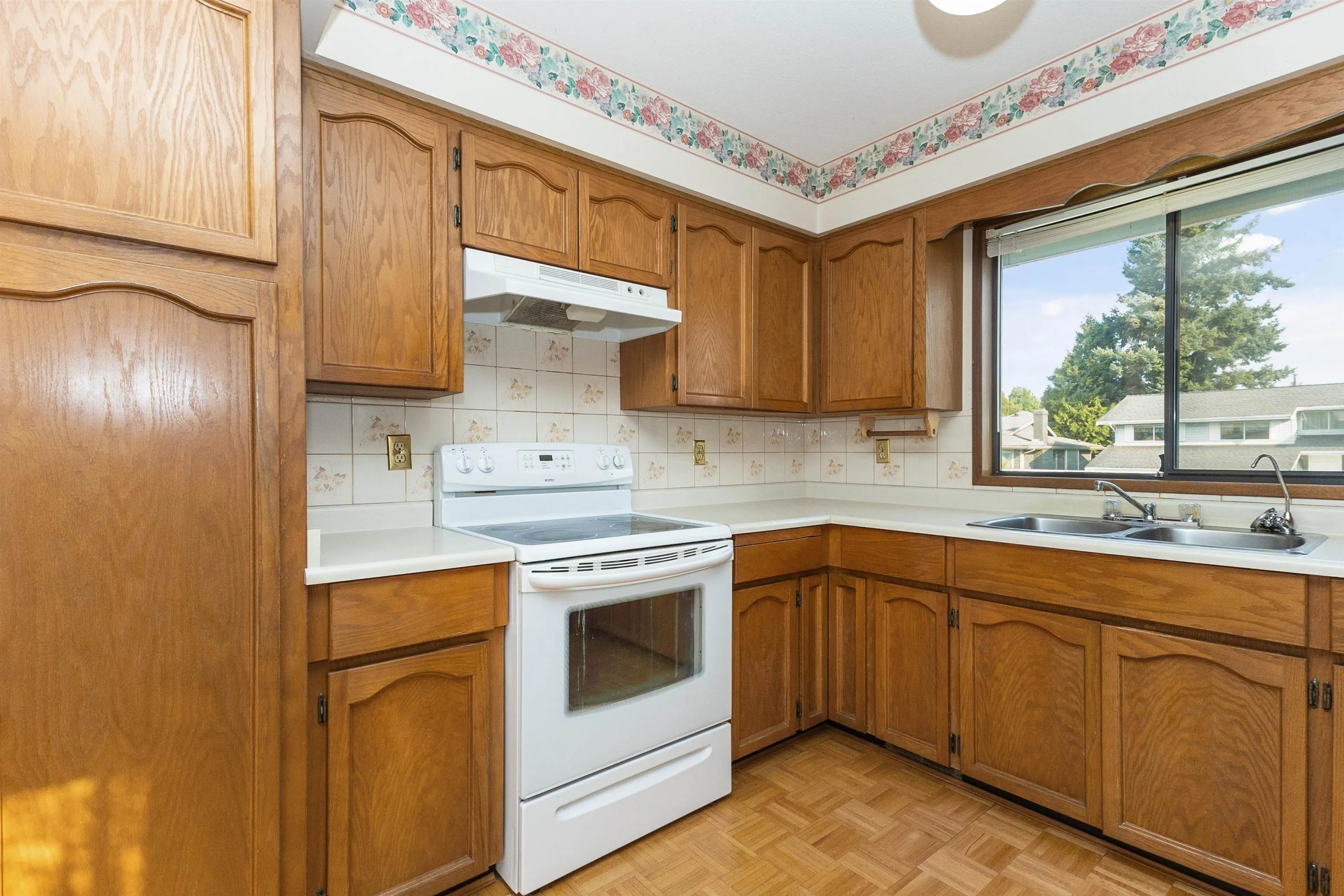 3783 Nanaimo Crescent