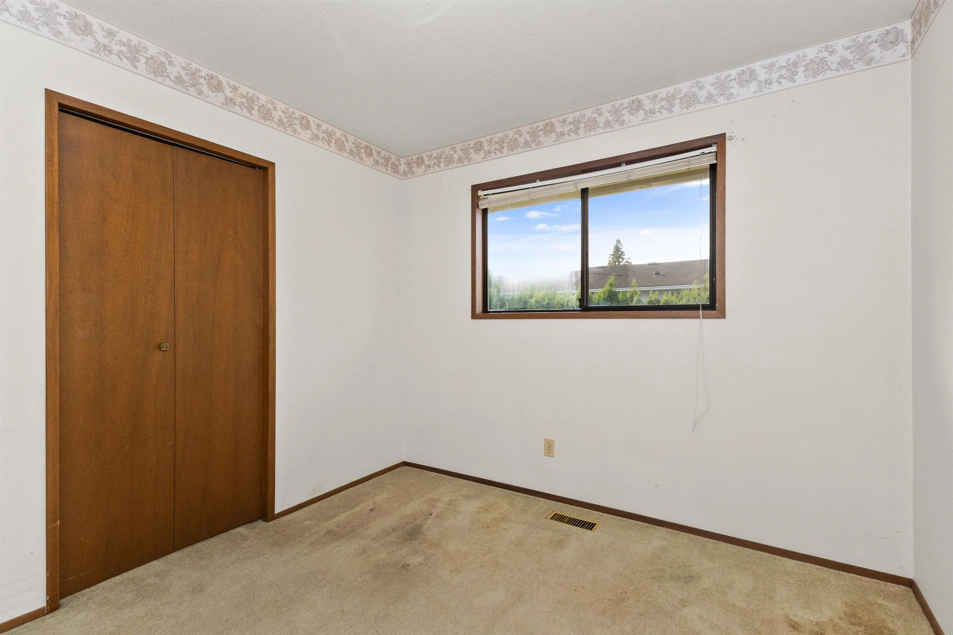 3783 Nanaimo Crescent