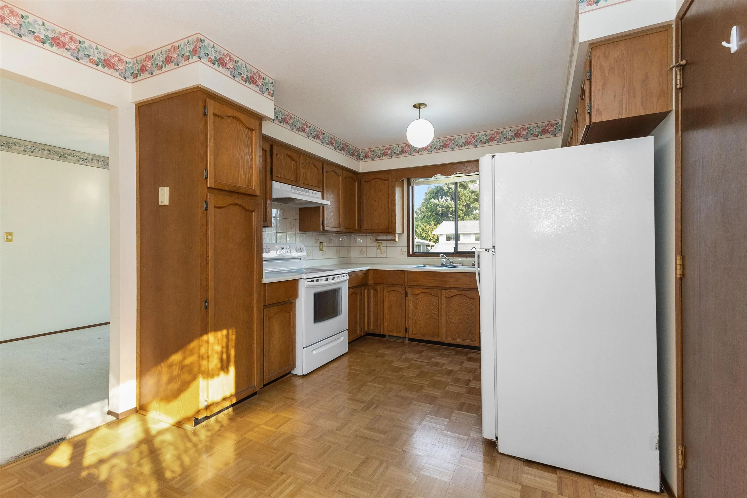 3783 Nanaimo Crescent