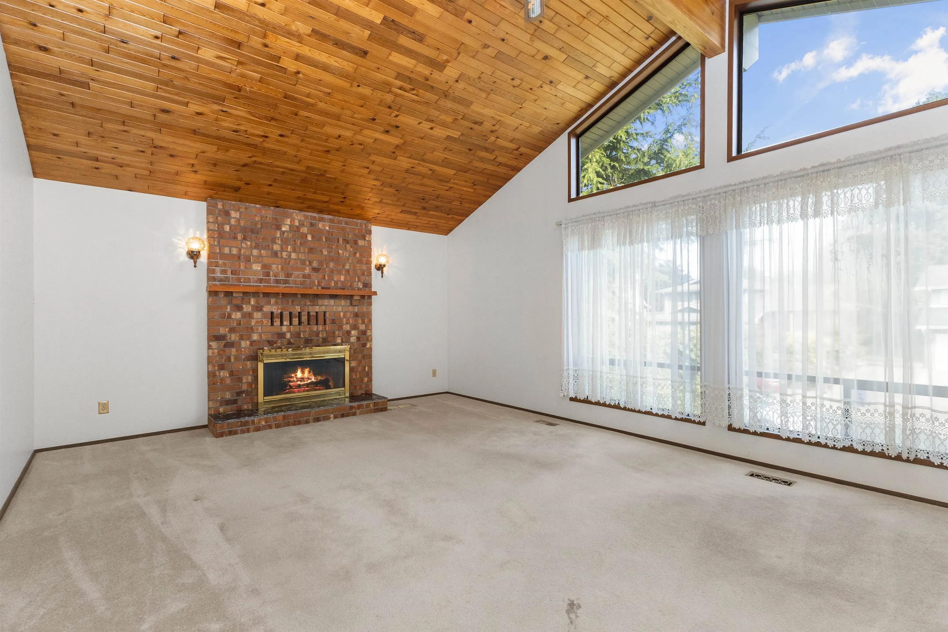 3783 Nanaimo Crescent