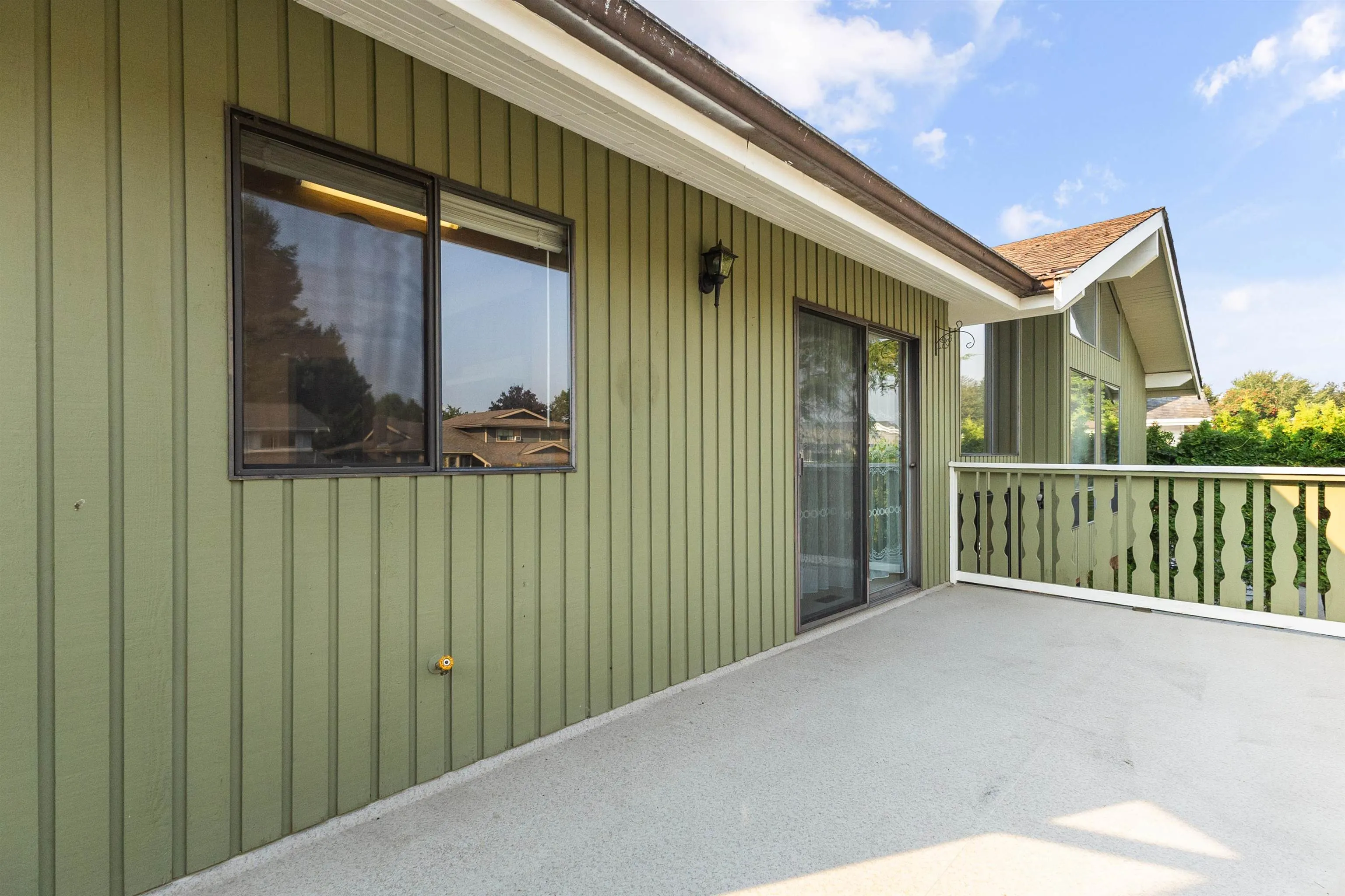 3783 Nanaimo Crescent