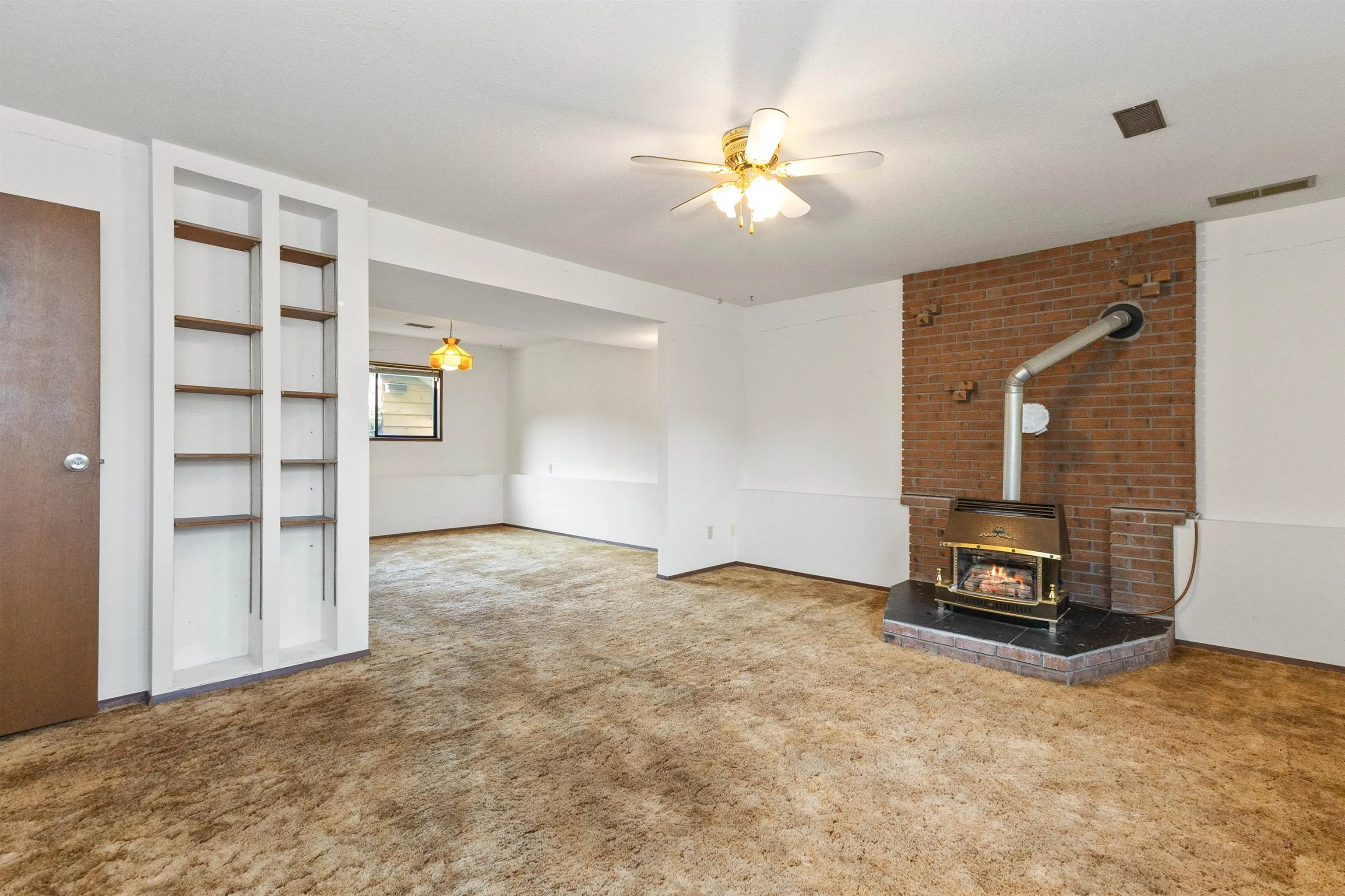 3783 Nanaimo Crescent
