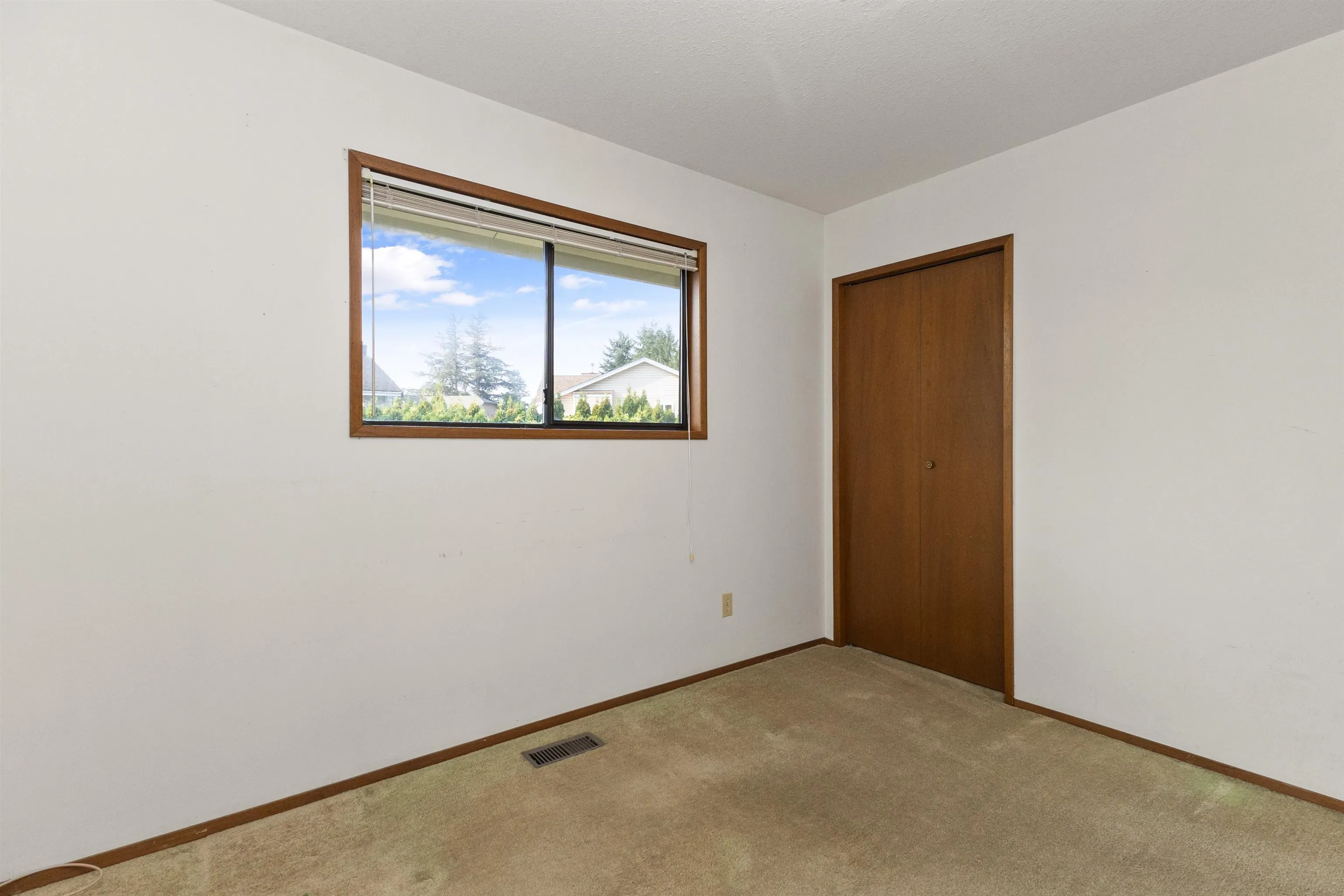 3783 Nanaimo Crescent
