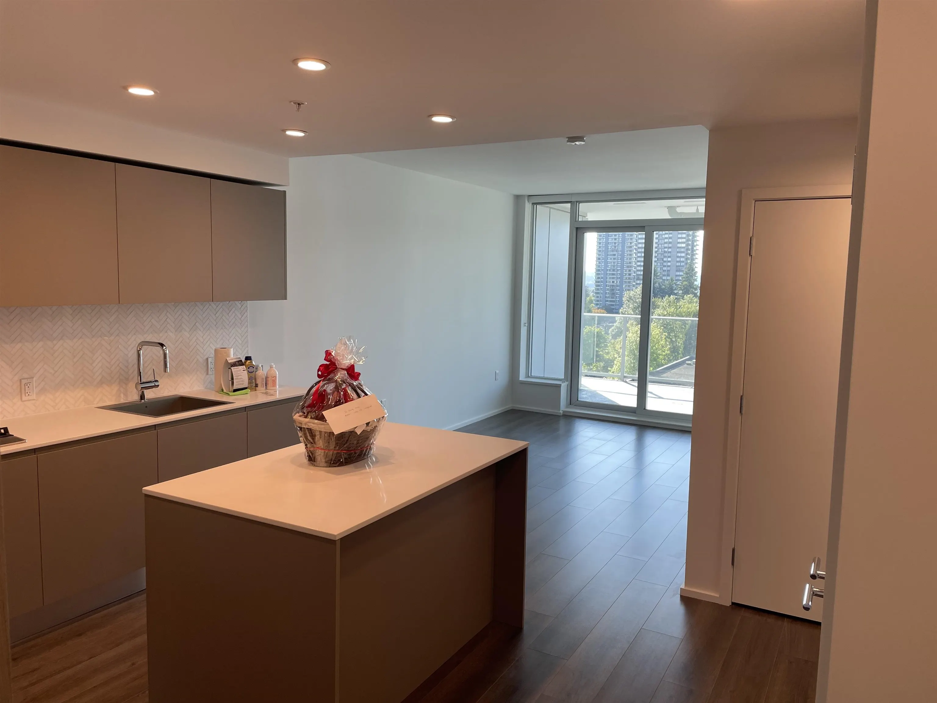 413 3809 Evergreen Place