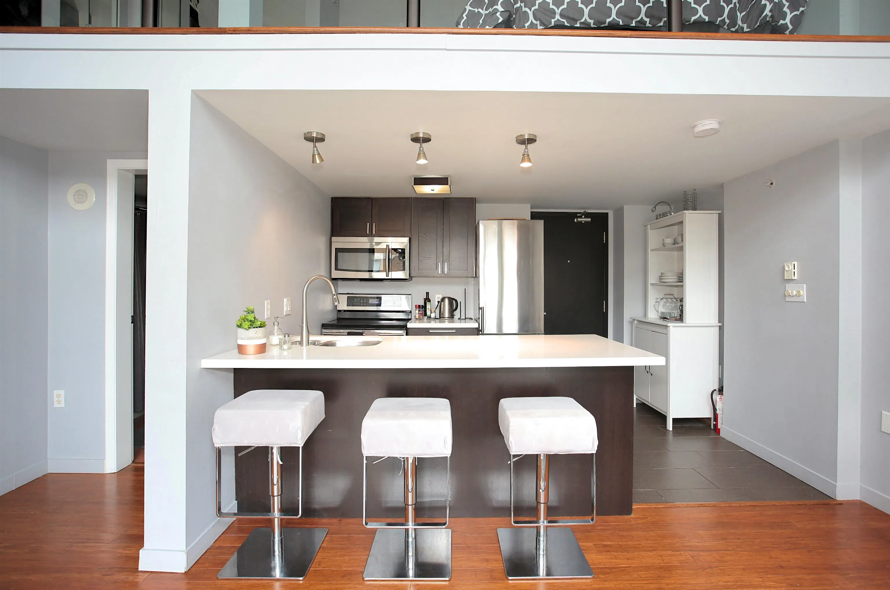 511 22 E Cordova Street