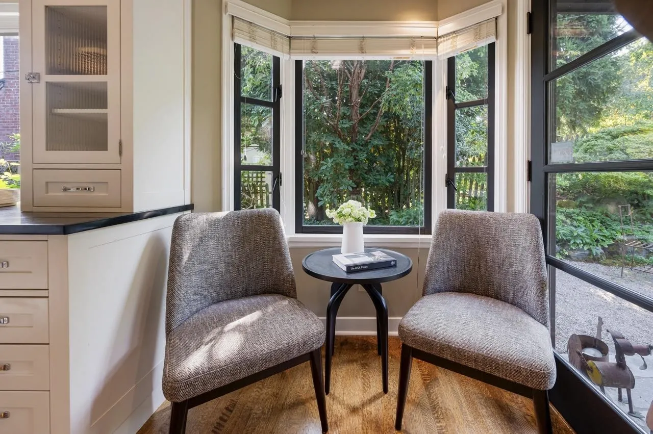 2533 Wallace Crescent